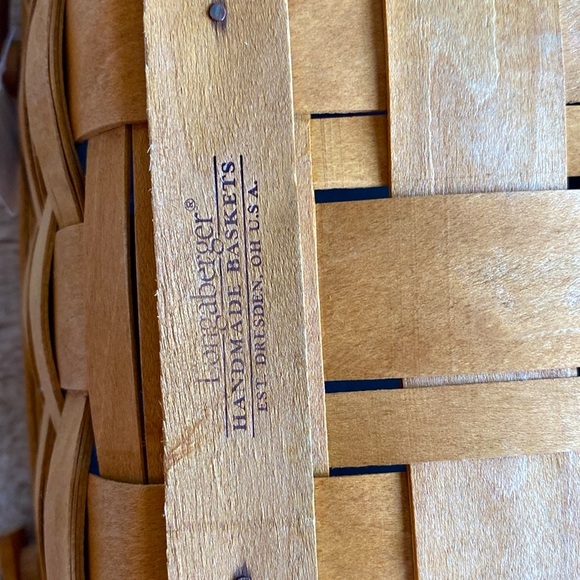 Longaberger handmade basket with handles - Picture 5 of 7